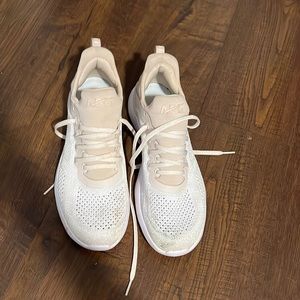 APL Techloom Tracer tennis shoes